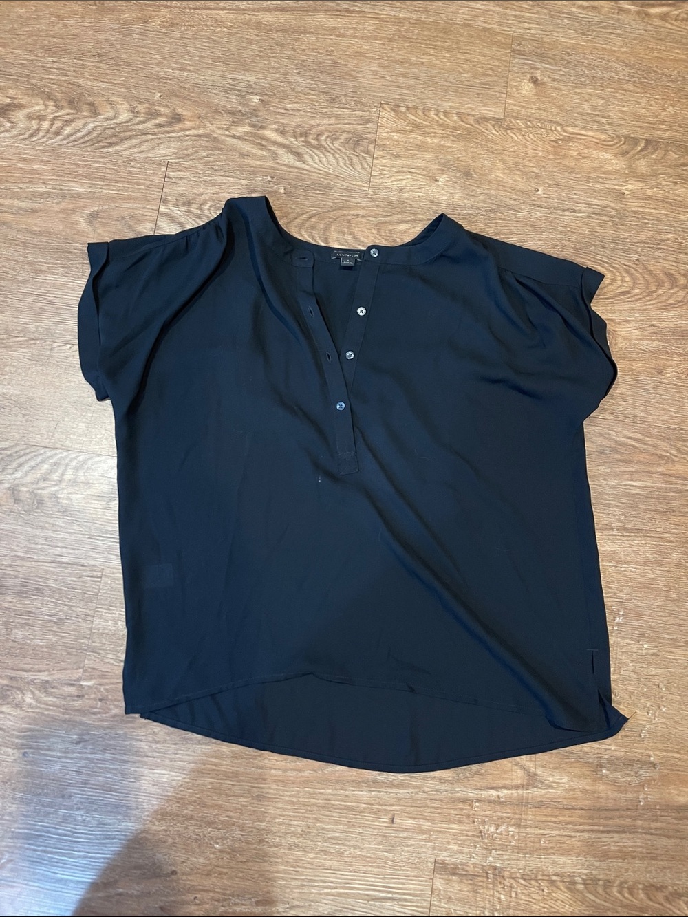 Ann Taylor Blouse Quarter Button Cap Sleeve Relaxed Fit for Office